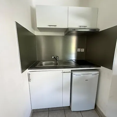 Apartment Paisible Avec Stationnement Gratuit