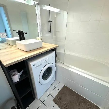 Paisible Avec Stationnement Gratuit Apartment *